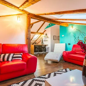 Lena Apartament